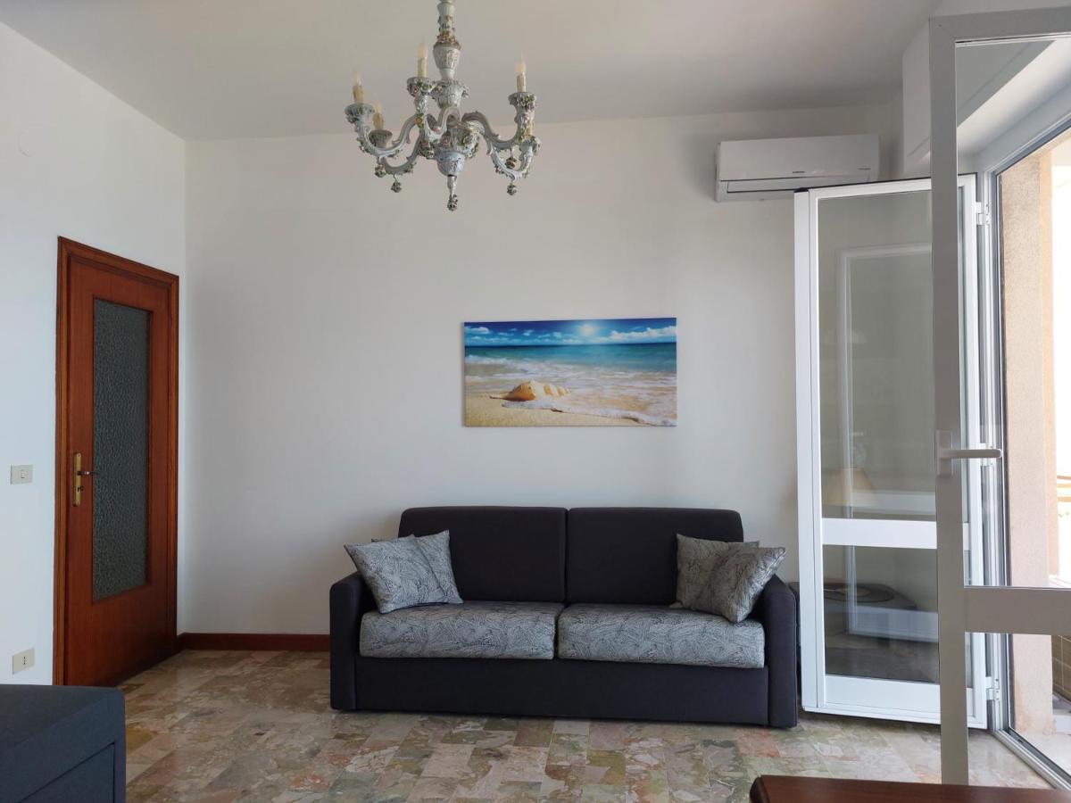 Maremare, Really On The Beach, With Private Parking Savona Luaran gambar