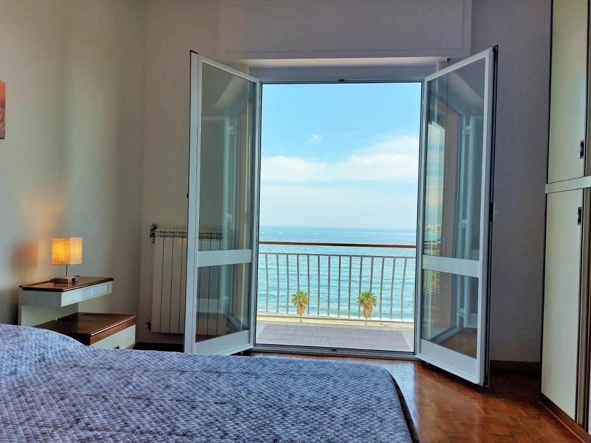 Maremare, Really On The Beach, With Private Parking Savona Luaran gambar