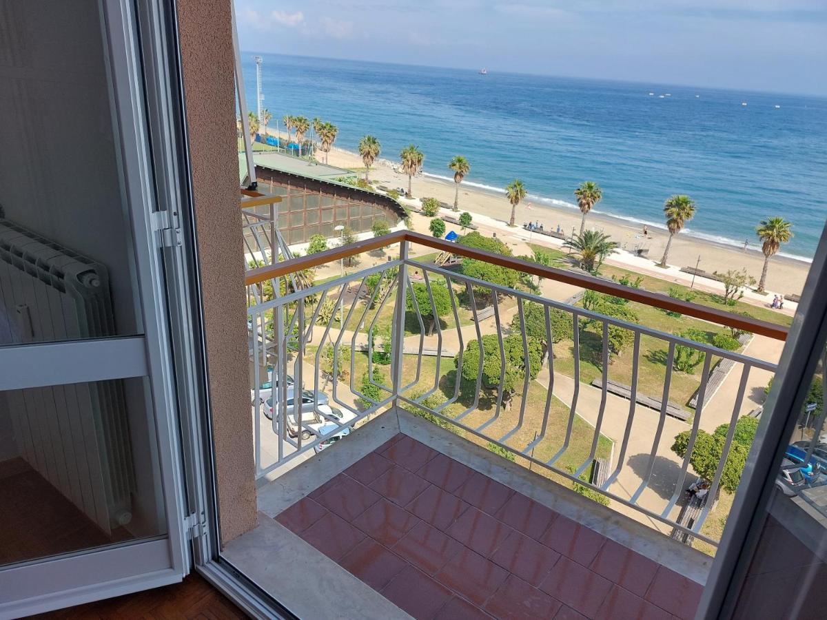 Maremare, Really On The Beach, With Private Parking Savona Luaran gambar