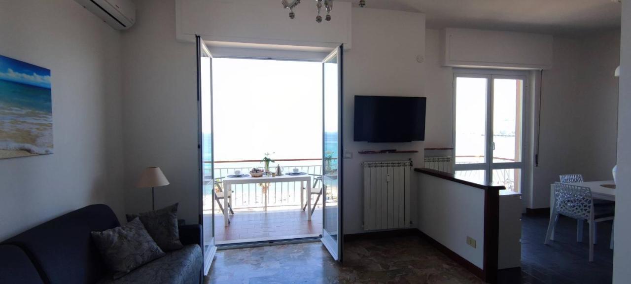Maremare, Really On The Beach, With Private Parking Savona Luaran gambar